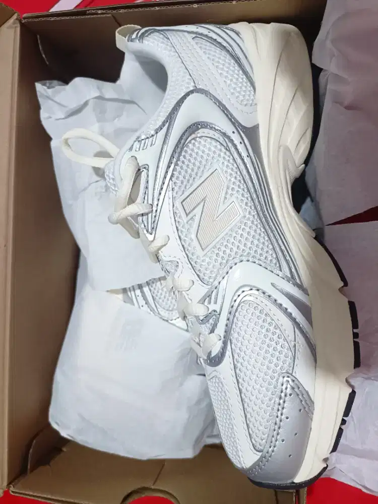 Sepatu NB new silver