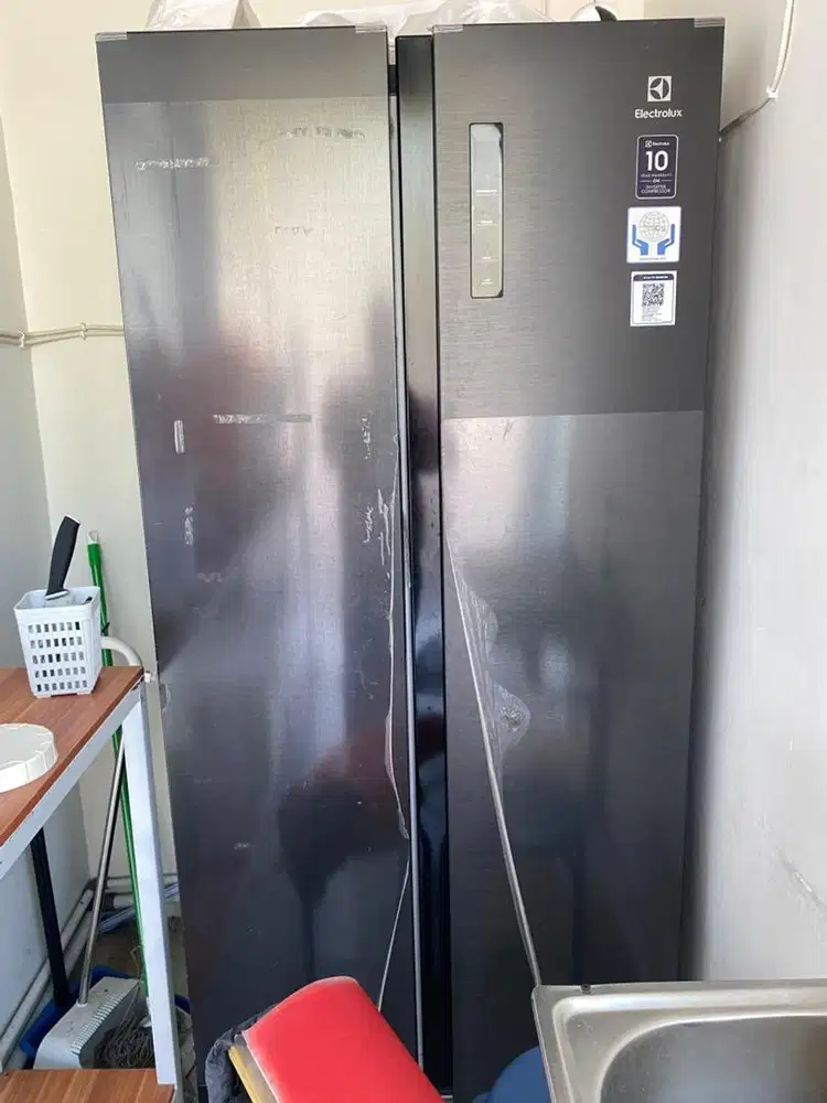 Kulkas / Frezer 2 pintu Electrolux