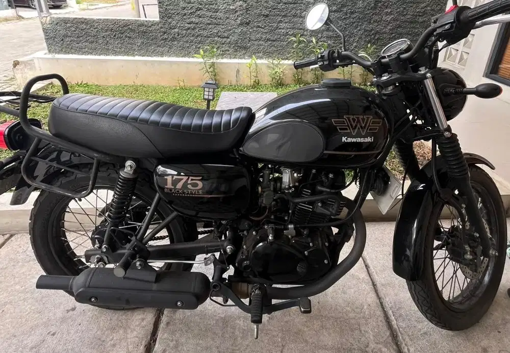 Kawasaki W175 SE tahun 2023