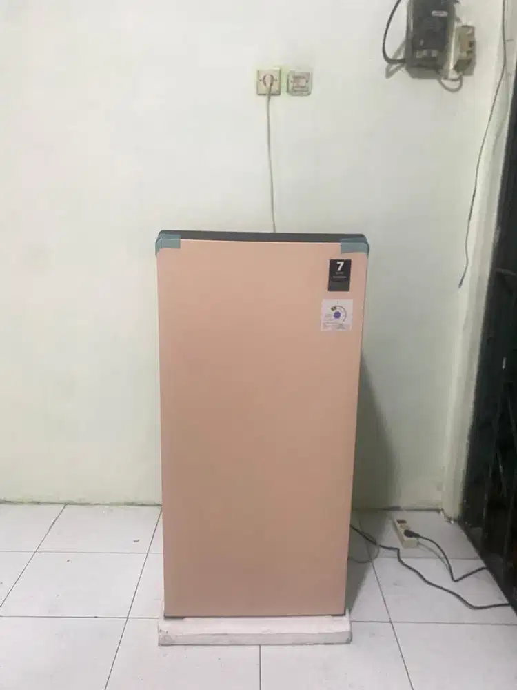 Kulkas Aqua 1 pintu