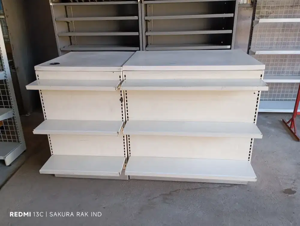 Meja rak kasir bekas