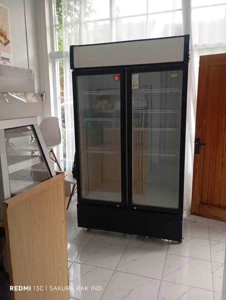 Showcase cooler pendingin seken