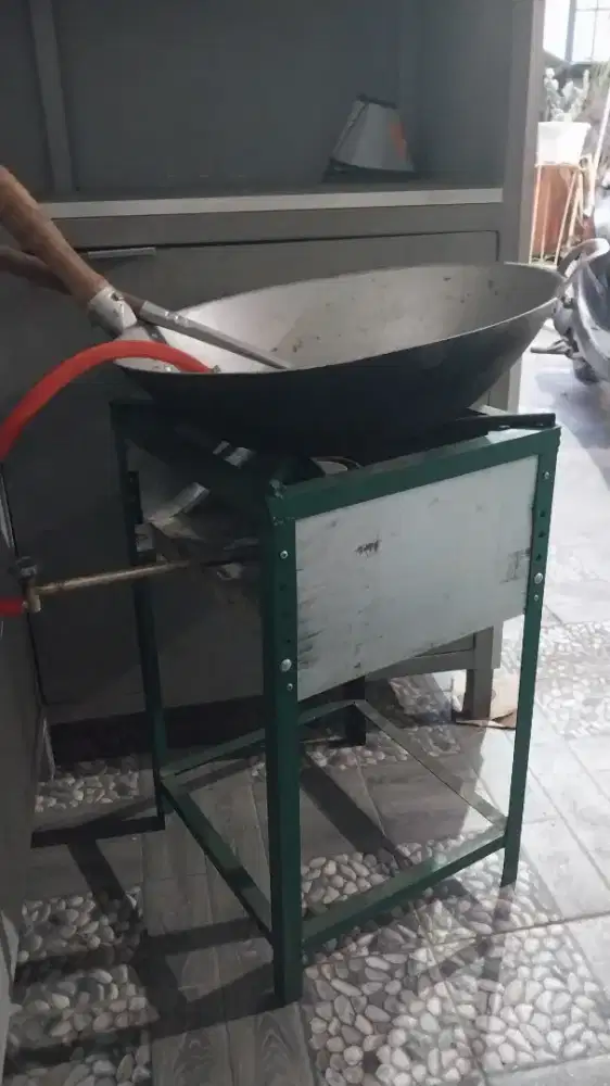 Kompor mawar + Wajan besar + Serok besar