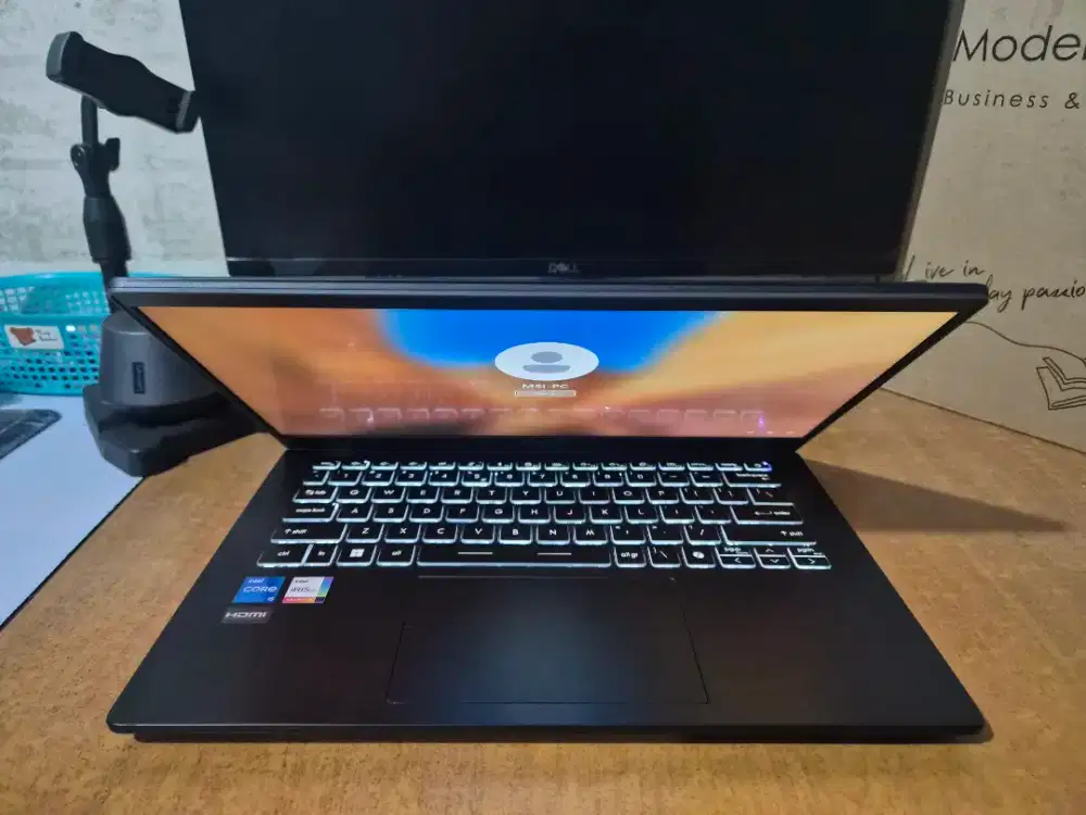 Laptop MSI Modern 14 Core i5 Gen 12. 16/512 Mulus Like New