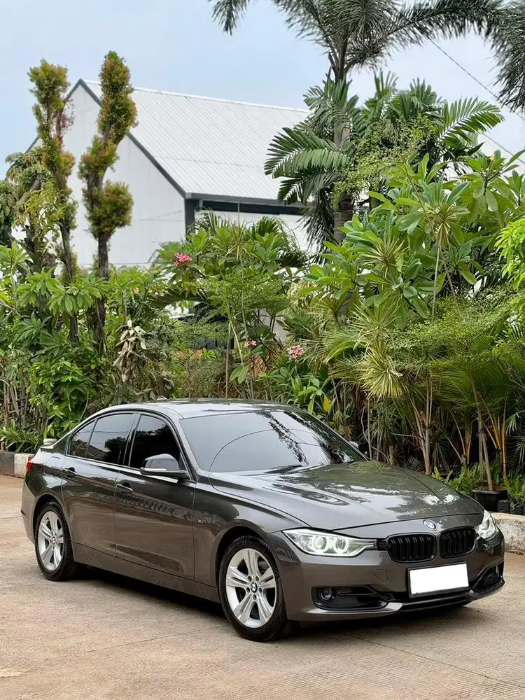 {Harga Cash} Bmw F30 320i Sport A/T 2013 (N20)