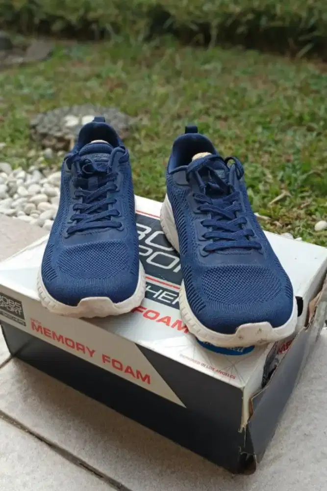 SEPATU RUNNING SKECHER500