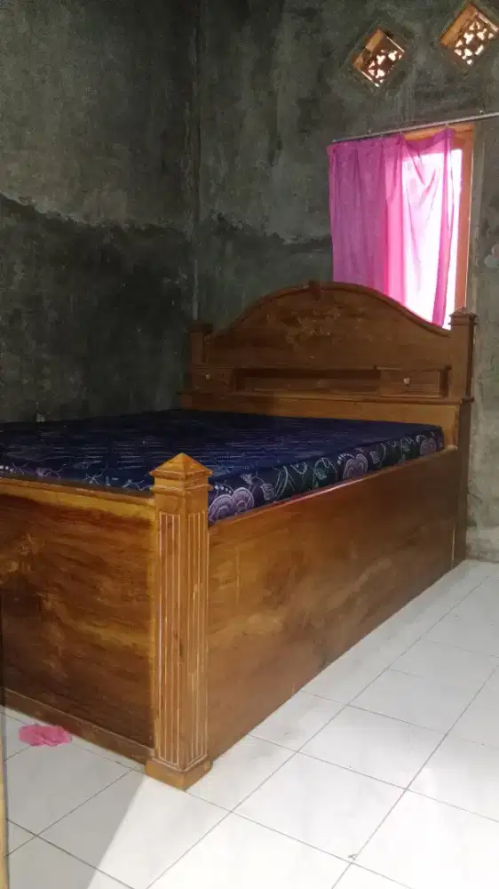 Prelove ranjang kayu jati tua asli ukuran  180x200