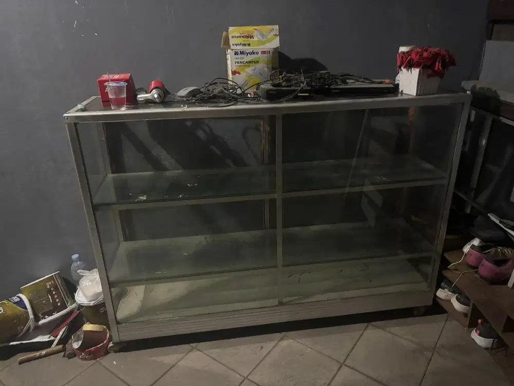 Etalase etalase