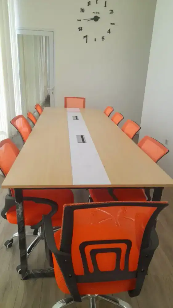 Meja Meeting Kantor
