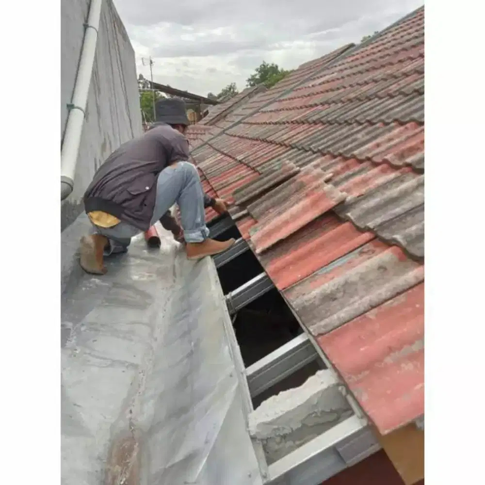 JASA TUKANG PERBAIKAN ATAP BOCOR