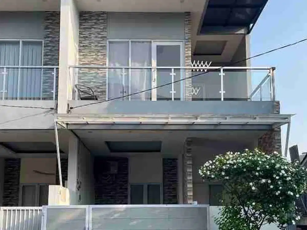 Rumah Hoek Bagus dan Siap Huni di Bulevard Hijau Harapan Indah Bekasi Free Furnished Murah Banget