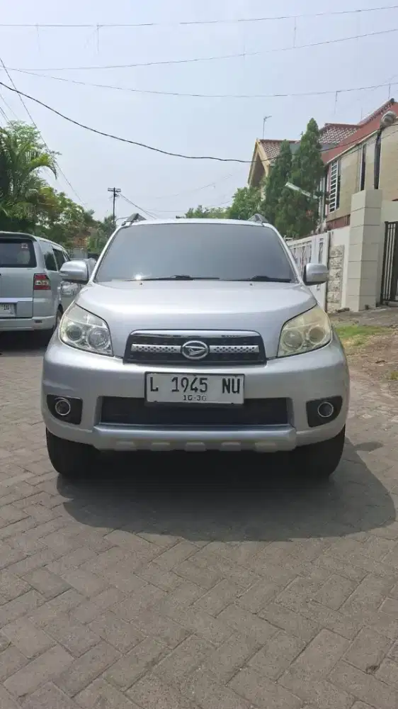 Daihatsu Terios TX 2010 Manual, Warna Silver.