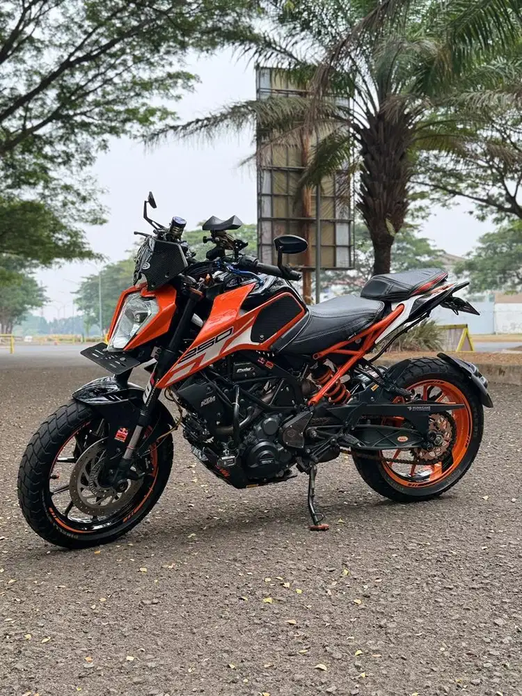Duke 250 tahun 2018 full aksesoris