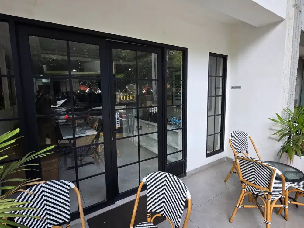 Dijual Ruko Komersial di Cikini Raya, 5 Lantai Strategis Depan SMP 1