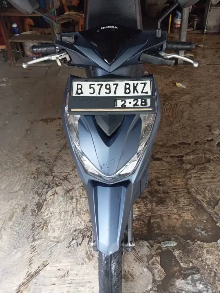 Honda Beat Deluxe 2023 Biru
