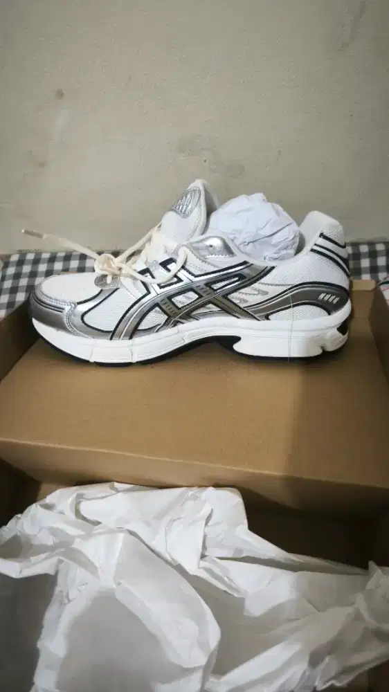 BNIB Asics Gel Stratus MC