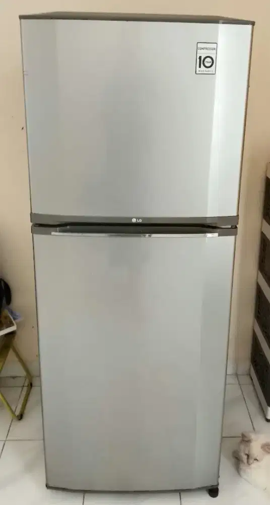 Kulkas 2 pintu LG smart inverter