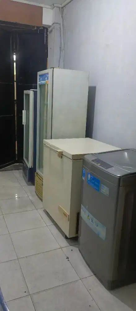 Toko pendingin menjual m.cuci.showvase bagus
