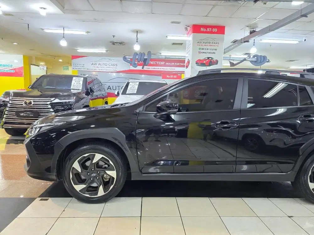Jual Subaru Crosstrek Eyesight – KM 18.000, Hitam Metalik, Nego