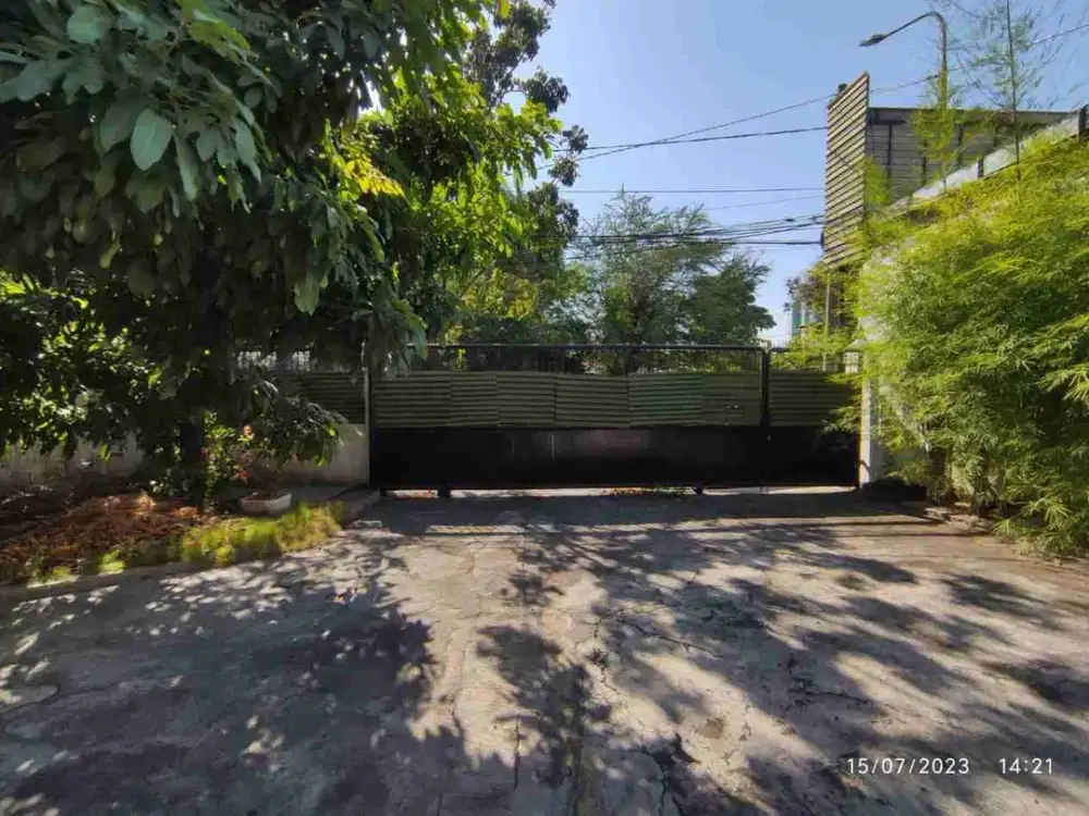 Disewakan Lahan Komersial ,Nol Jalan Raya Jemursari. Jalan Kembar. Lokasi Strategis, Cocok untuk Showroom, Cafe.