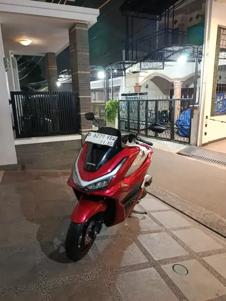 Honda pcx 160 tahun 2025