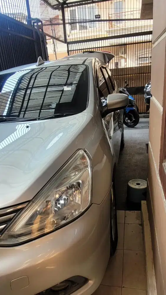 Nissan Grand Livina