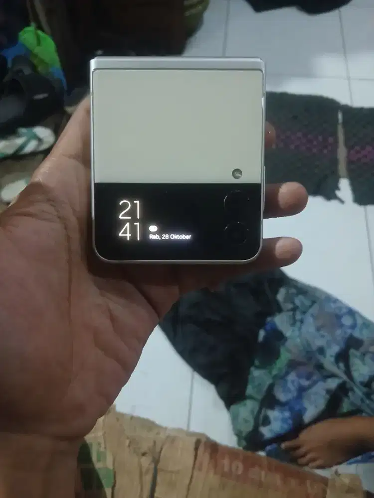 Zflip 3 minus lcd garis