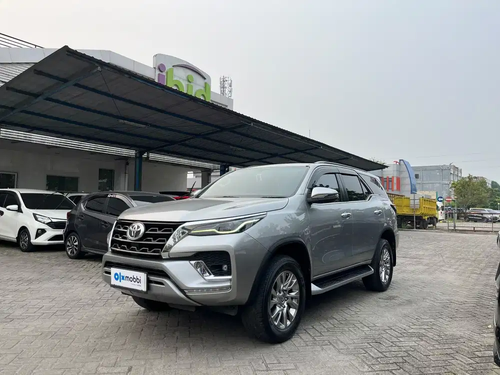 KM LOW_TOYOTA FORTUNER 2.4 4X2 VRZ SOLAR AT 2021_B2223NQ