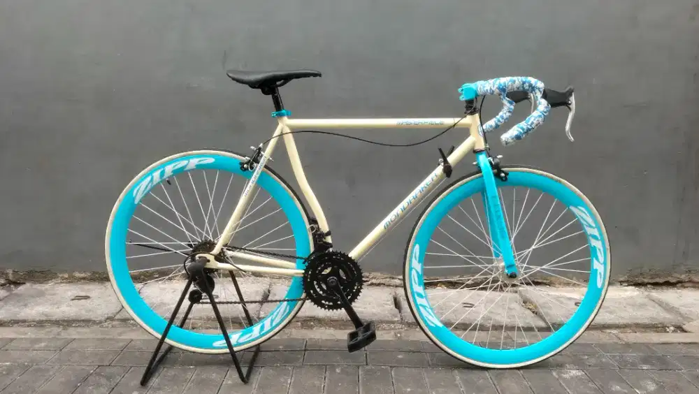 Sepeda balap mondraker