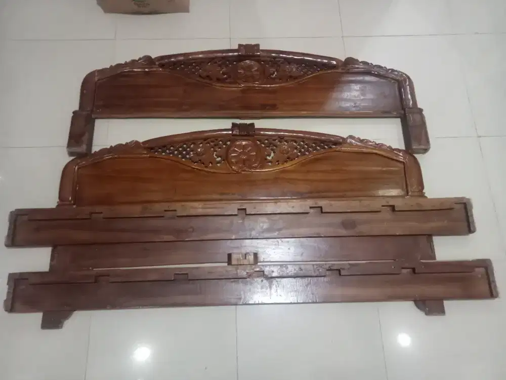 Tempat Tidur Jati