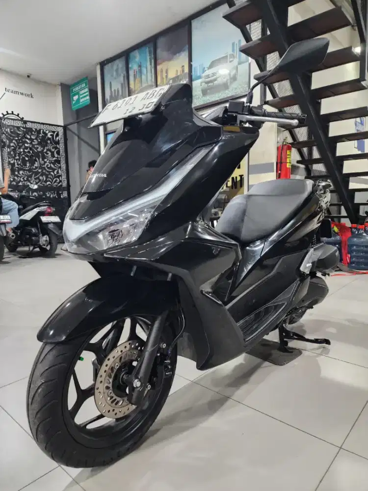 HONDA PCX 160 CBS KM LOW KONDISI MULUS SEPERTI BARU SIAP PAKAI