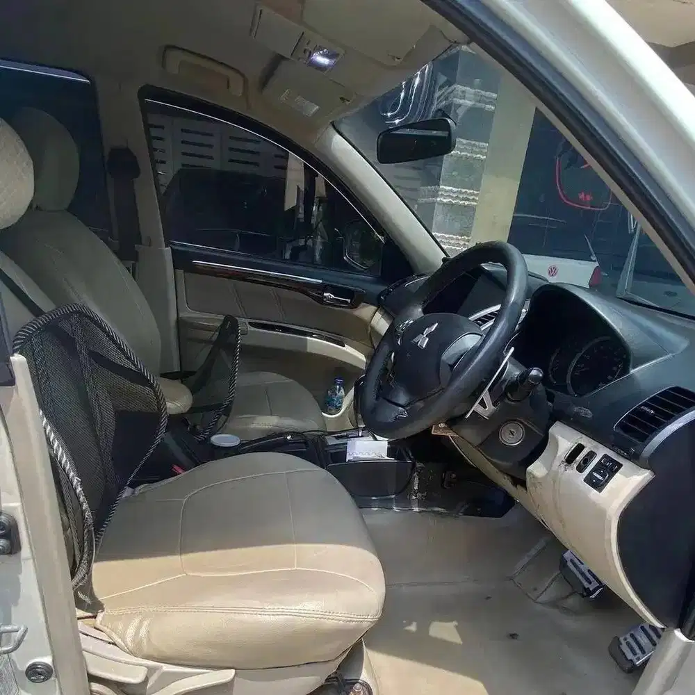 mitsubishi pajero sport (2011)