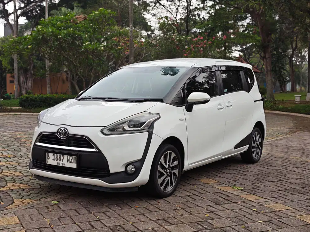 Toyota Sienta V AT 2018