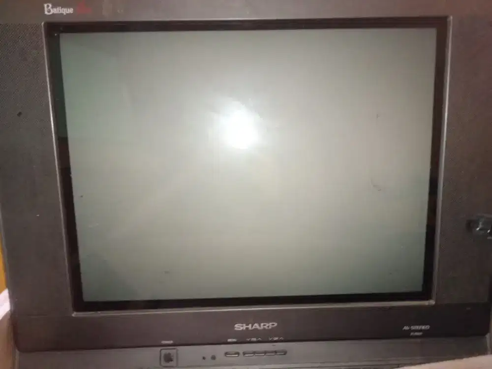 Tv tabung merek Sharp kondisi hidup