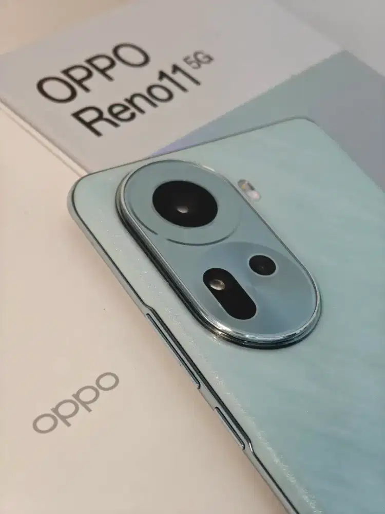 Oppo Reno 11 5G 8/256 bekas resmi