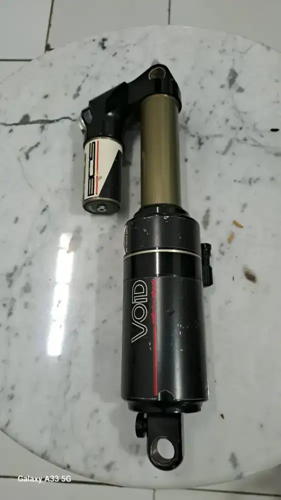 Rear shock sepeda down hill