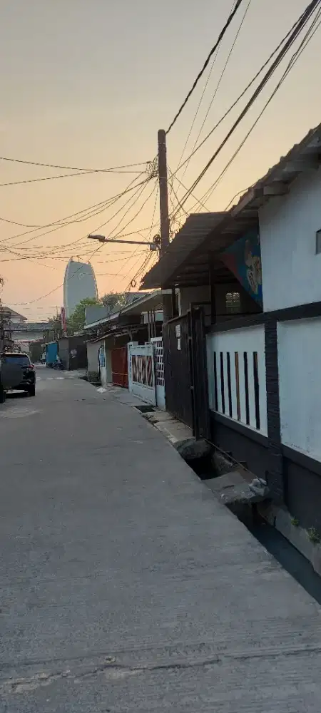 Di jual rumah di jl Swasembada barat tg.Priok  Jakut
