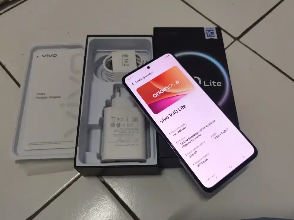 Vivo v40 lite ram 8/256