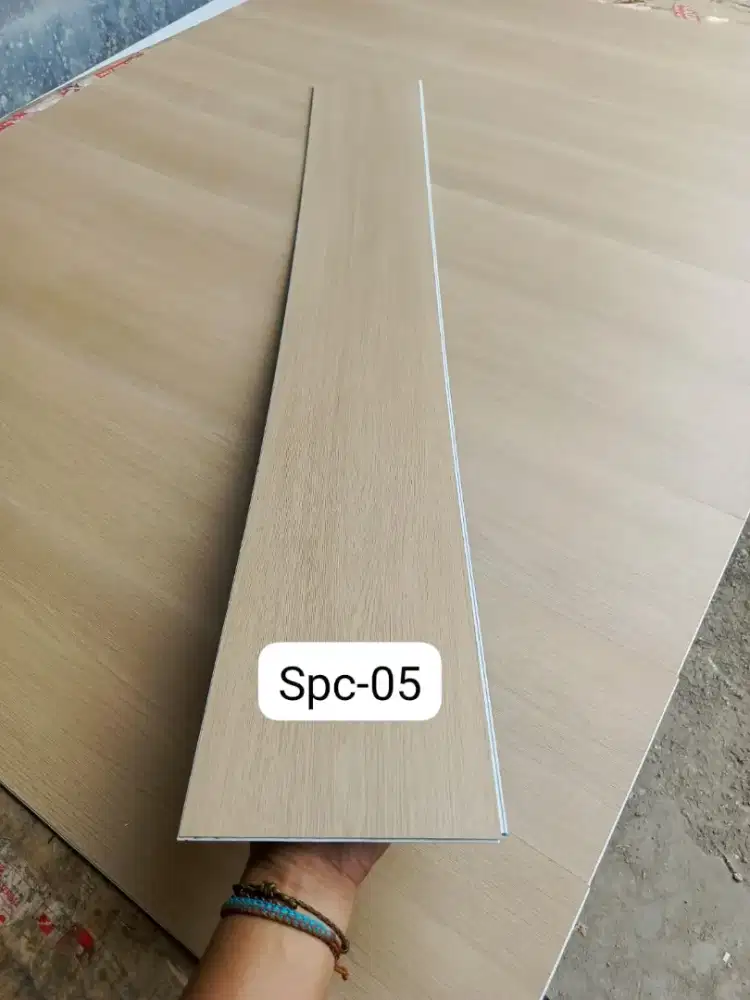 Spc lantai banyak pilihan motif