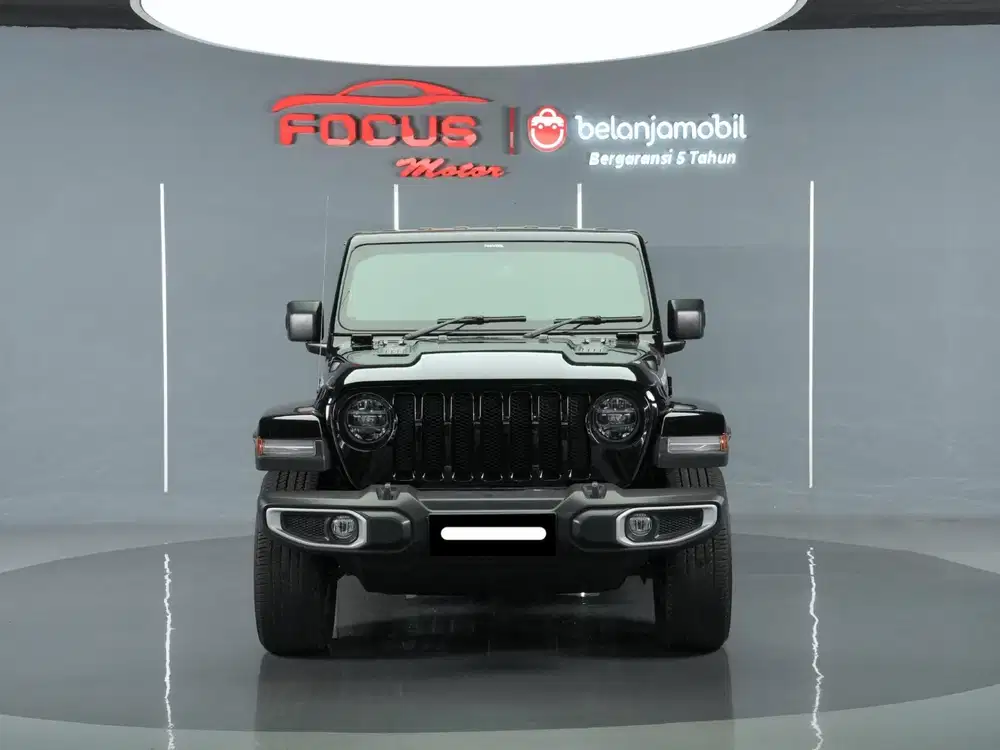 Km 28rb jeep wrangler sahara long 4x4 4 door 2021 hitam