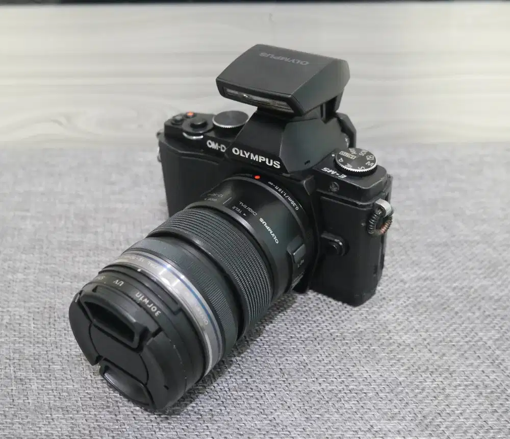 Kamera Mirrorless Olympus omd em5 lensa 12-50mm macro