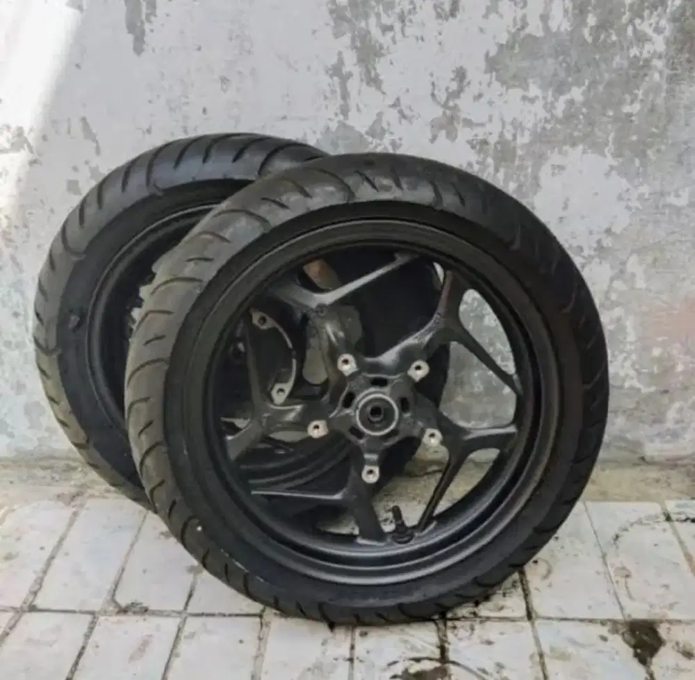Velg ori PCX 160 ban belakang Michelin