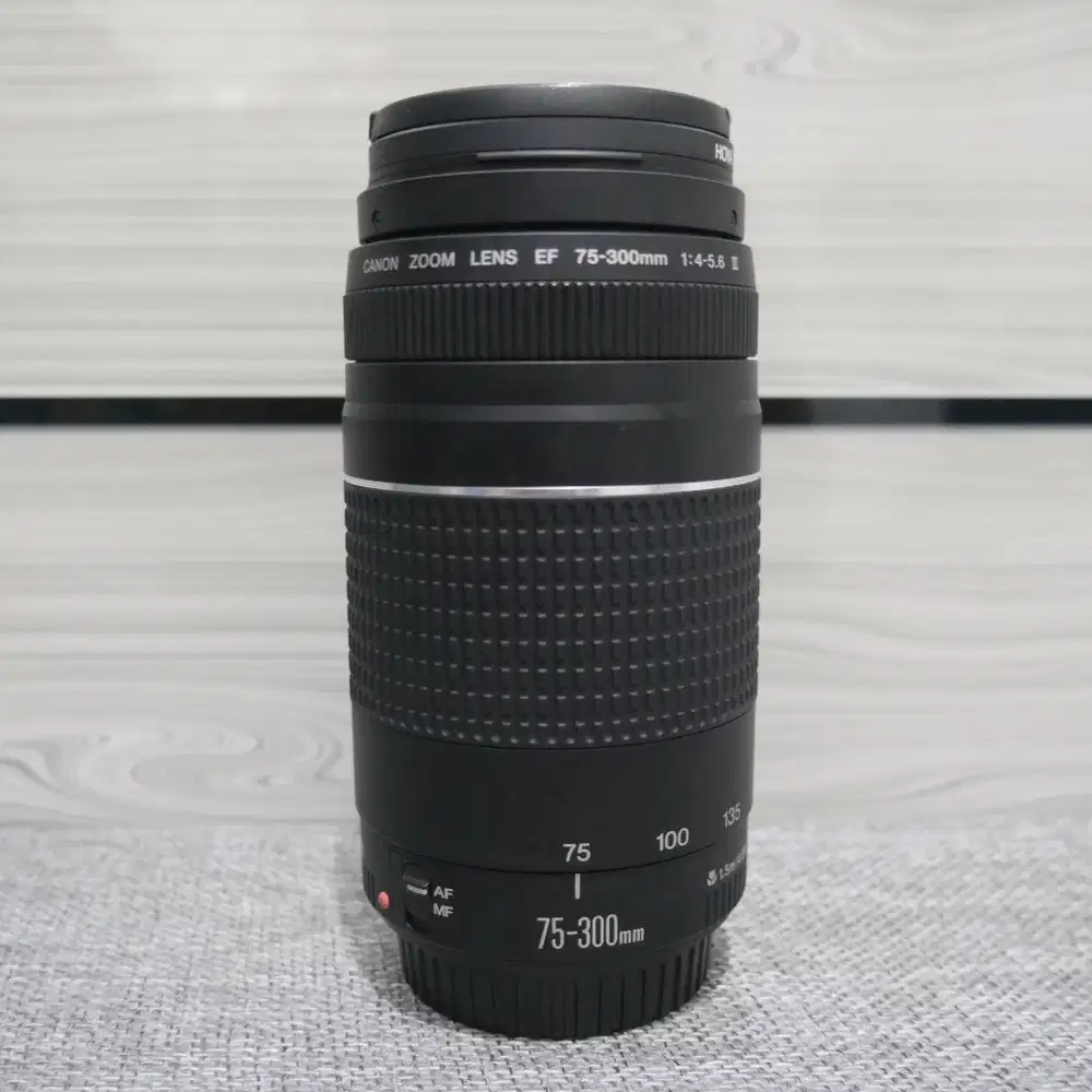 Lensa tele canon 75-300mm
