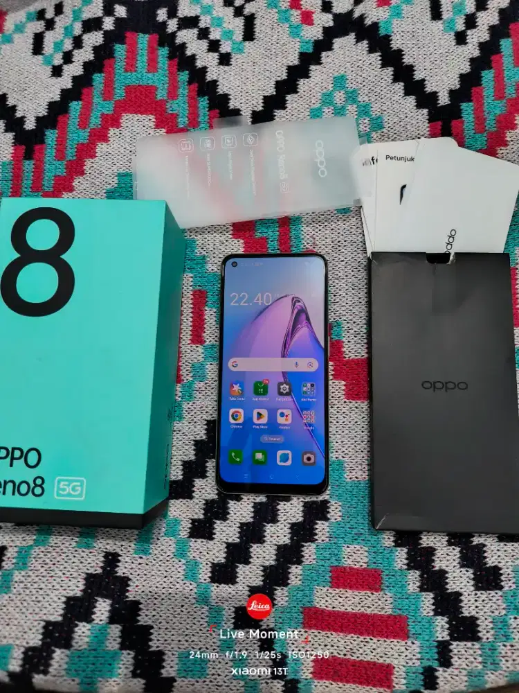 Oppo Reno 8 5G Emas Berkilau