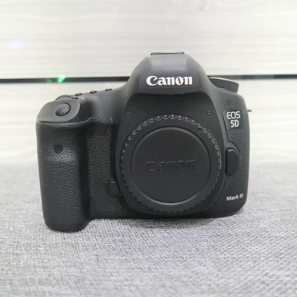 Kamera dslr canon 5d mark iii body only