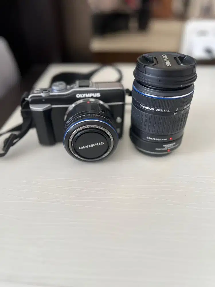 OLYMPUS PEN E-PL1 MIRRORLESS CAMERA