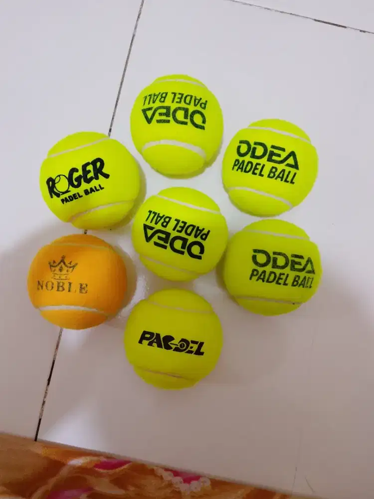 Bola padel bekas