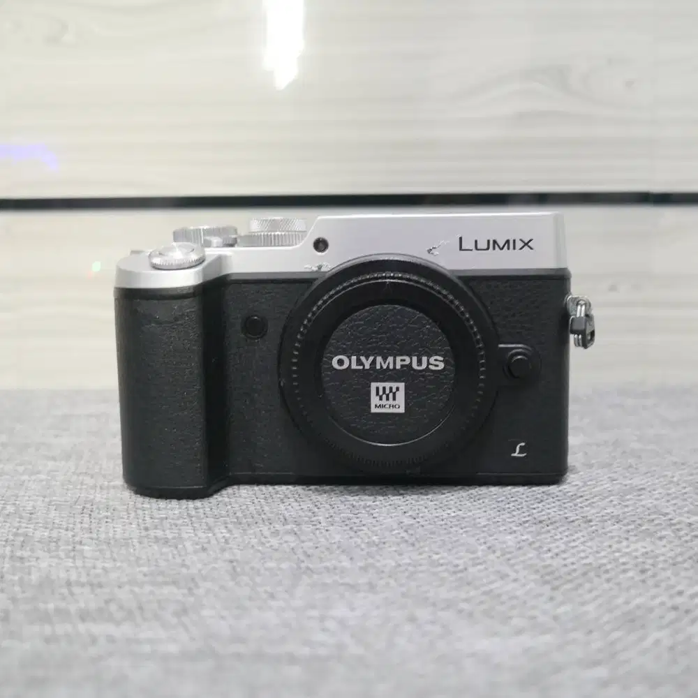 Kamera Mirrorless Lumix GX8 body only
