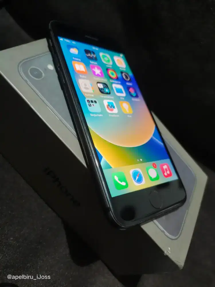 iPhone8 64GB Fulset All oerator