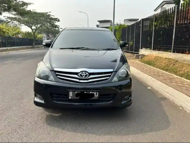 TOYOTA INNOVA V  AT MATIC BENSIN  2011